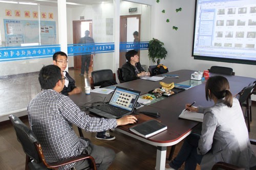 惠合工程師與大連冰淇淋生產線洽談現(xiàn)場2